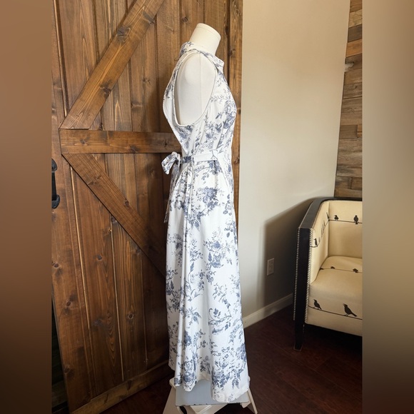 Aakaa Wmn Floral Print Maxi Dress Collar Sleeveless Open Back White/BlueGray LG - Picture 3 of 11